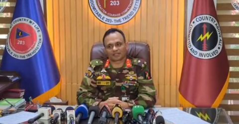 খাগড়াছড়িতে অবরোধে চতুর্থদিনেও ১৪৪ ধারা বহাল সেনাবাহিনীর প্রেসব্রিফিংকালে ইউপিডিএফকে দায়ী করলেন-রিজিয়ন কমান্ডার