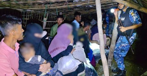 টেকনাফের গহীন পাহাড়ে বন্দী থাকা নারী ও শিশুসহ ২১ জনকে উদ্ধার