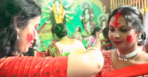 পূজা-সিঁদুর খেলার মধ্য দিয়েই নাটোরে শারদীয় দুর্গোৎসবের সমাপ্তি