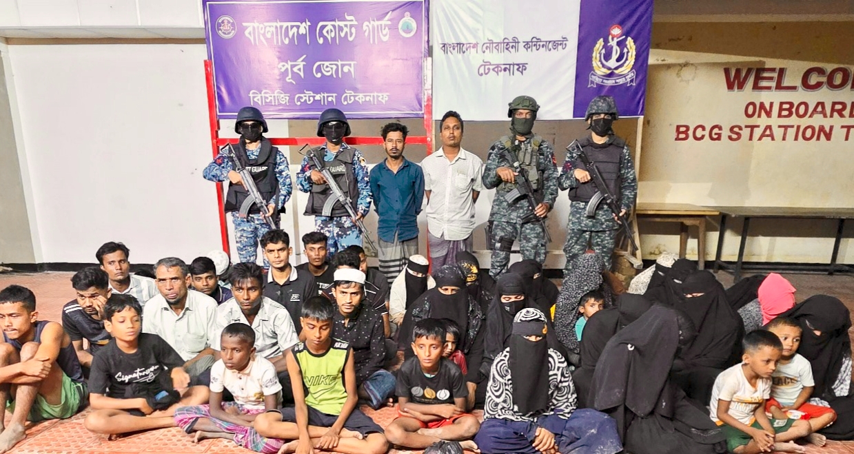 টেকনাফে ৩৮ জন নারী,শিশুকে উদ্ধারসহ দুই মানবপাচারকারী আটক