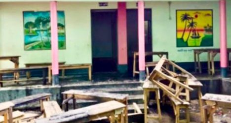 আশুলিয়ায় অগ্নিকান্ডে তিনটি দোকানসহ স্কুলের দুটি কক্ষ পুড়ে ছাই 