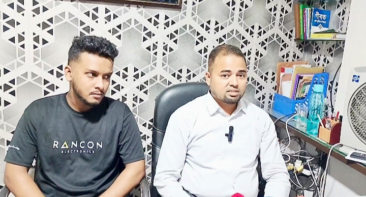 চট্টগ্রামে শো-রুমে হামলা ও ভাঙচুরের প্রতিবাদে ভুক্তভোগীর সংবাদ সম্মেলন