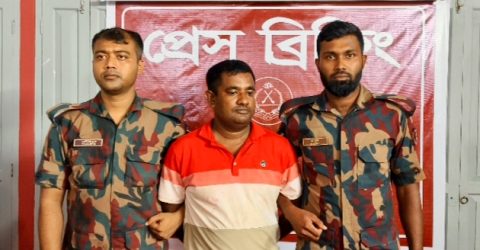 কক্সবাজারের আলোচিত শাহজাহান হত্যা মামলার প্রধান আসামি ও ইয়াবা সম্রাট মনির আটক