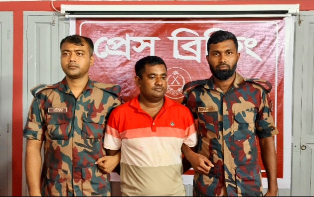 কক্সবাজারের আলোচিত শাহজাহান হত্যা মামলার প্রধান আসামি ও ইয়াবা সম্রাট মনির আটক