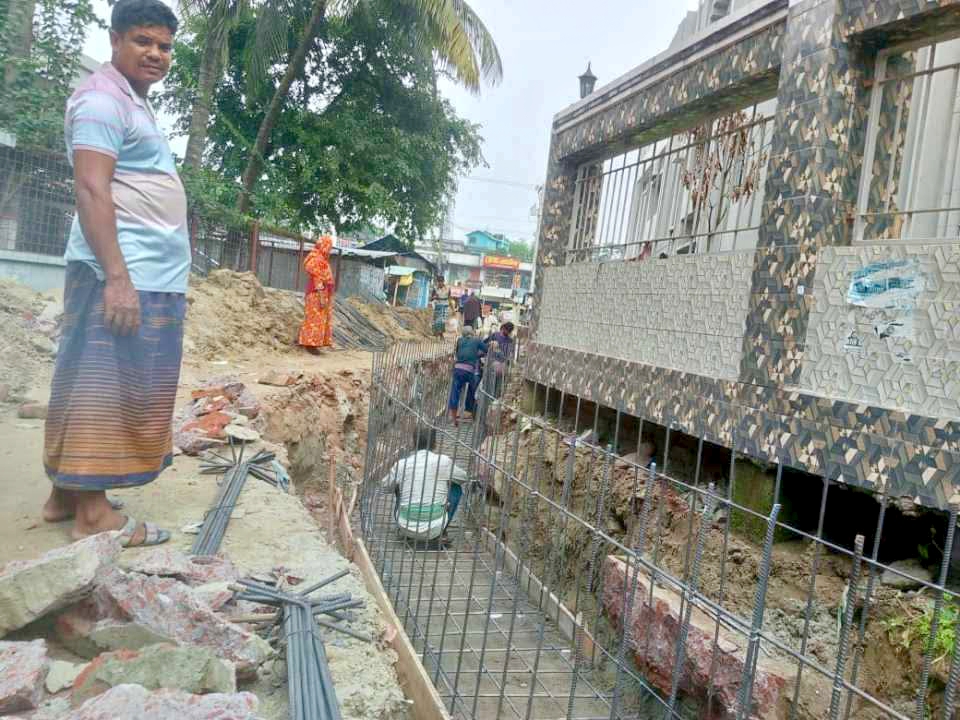 কর্তৃপক্ষের পরিকল্পনার অভাবেই নাকাল মণিরামপুর পৌরবাসী