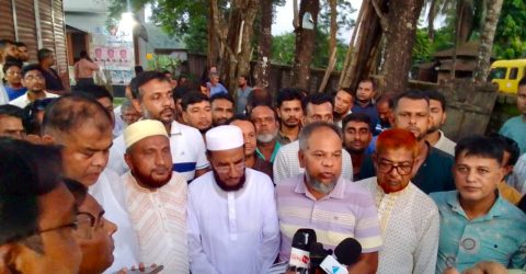 শ্রীপুরে তারেক রহমানের ৩১দফা বাস্তবায়নে বিএনপি”র লিফলেট বিতরণ