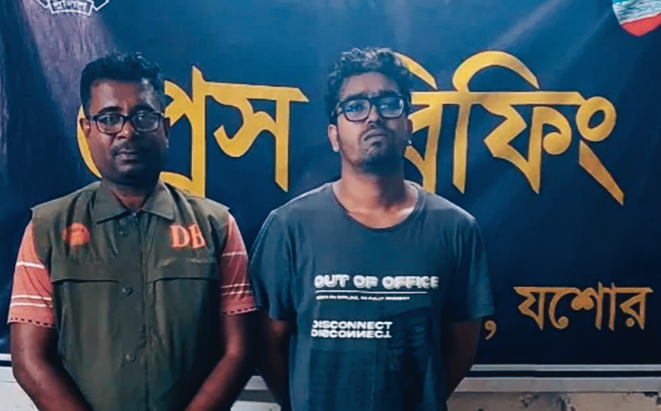 যশোরে ডিবি পুলিশের অভিযানে মাদকসহ কারবারি গ্রেপ্তার