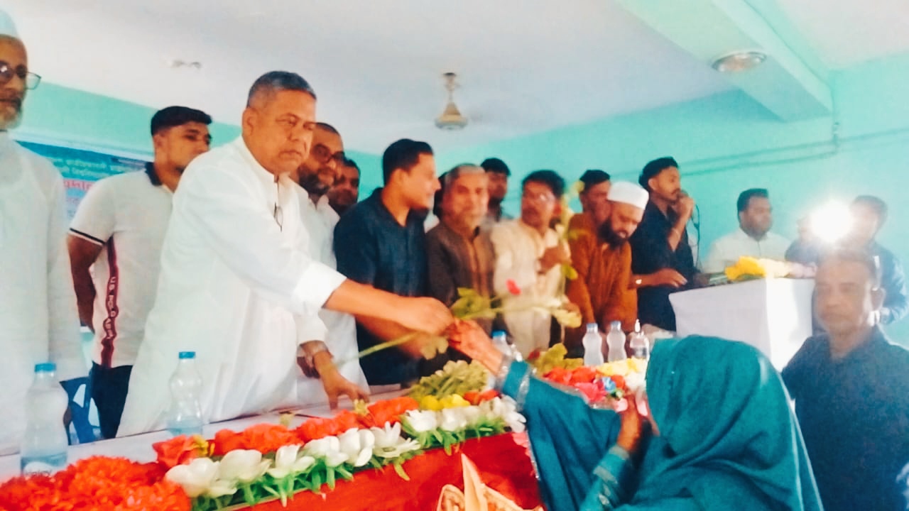 শ্রীপুরে দুই শতাধিক কলেজ শিক্ষার্থীর ছাত্রদলে যোগদান 