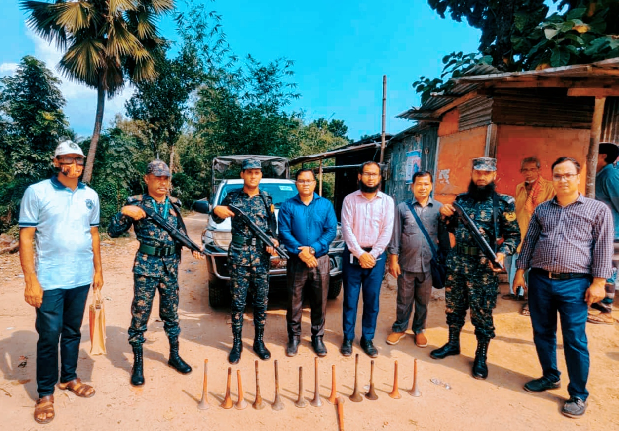 ঠাকুরগাঁওয়ে মোবাইল কোর্টের অভিযান, নিষিদ্ধ হর্ণে জরিমানা ও জব্দ অভিযান