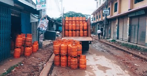 রামগঞ্জে গ্যাস সিলিন্ডার ব্যবসায় নৈরাজ্য—দোকানে দোকানে অবৈধ মজুদ!