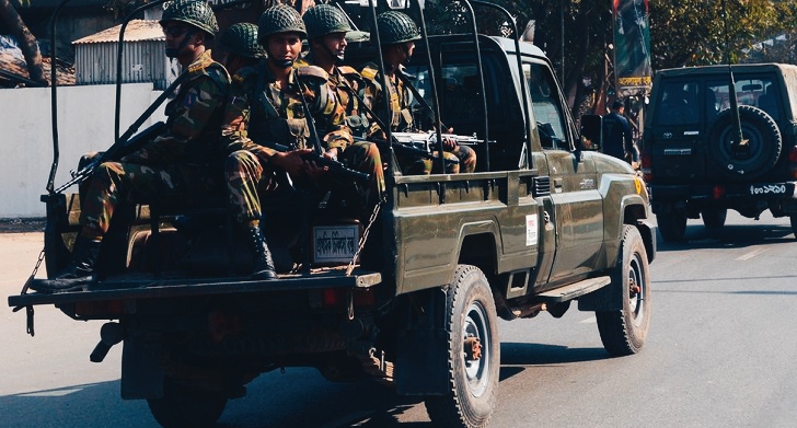 নির্বাচন ঘিরে কড়াকড়ি নিরাপত্তা: সেনা–নৌবাহিনীর ৯২ হাজার ৫০০ সদস্য মাঠে