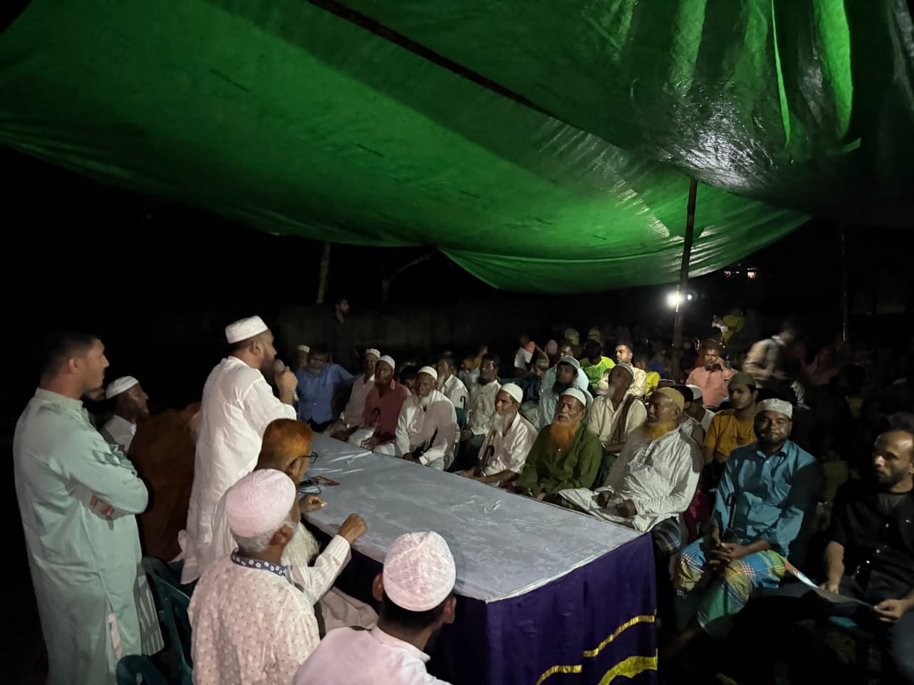 বৃষ্টি থামাতে পারেনি শ্রীপুরবাসীকে, ৩১ দফা বাস্তবায়নে গ্রাম বৈঠকে উপচে পড়া ভিড়