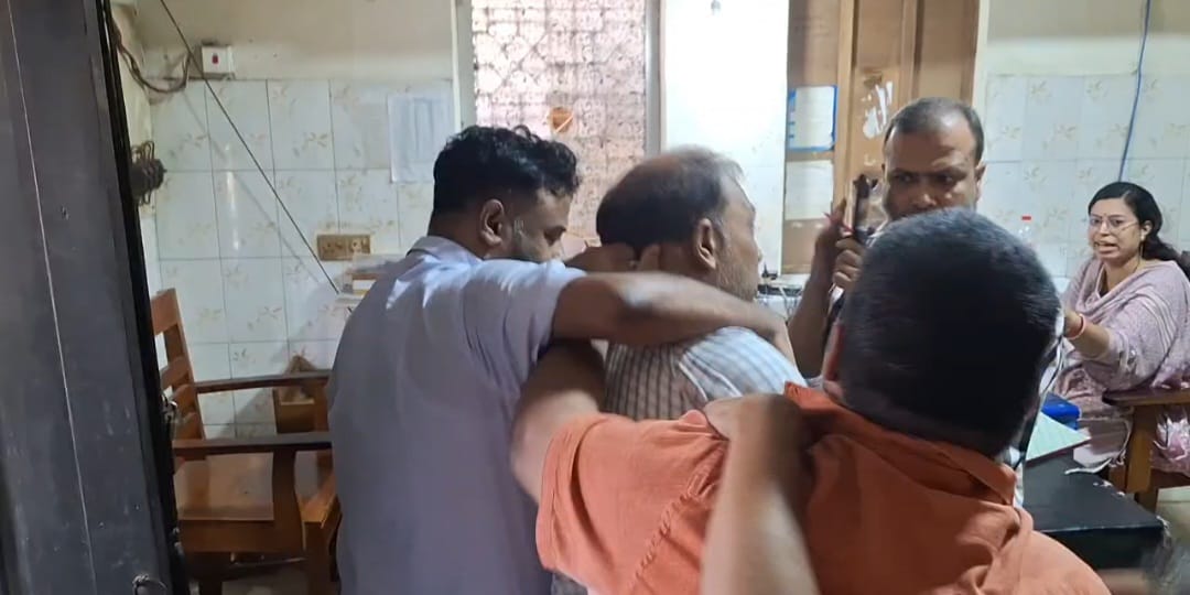 জয়পুরহাট রেলস্টেশনে যাত্রীকে শারীরিকভাবে লাঞ্ছিতের অভিযোগ