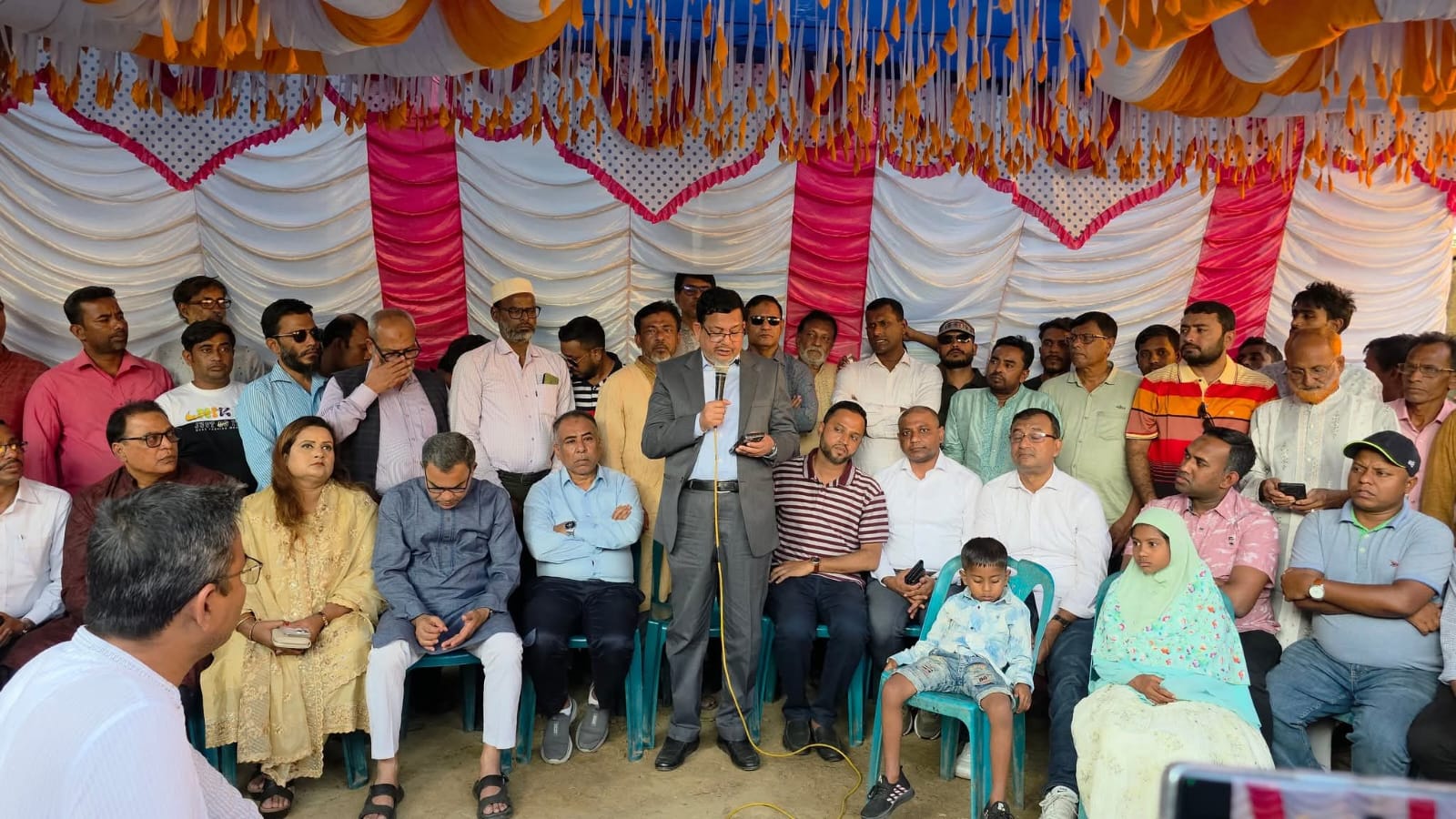 ভাঙ্গুড়ায় সেই দুই শিশুর দায়িত্ব নিলেন তারেক রহমান