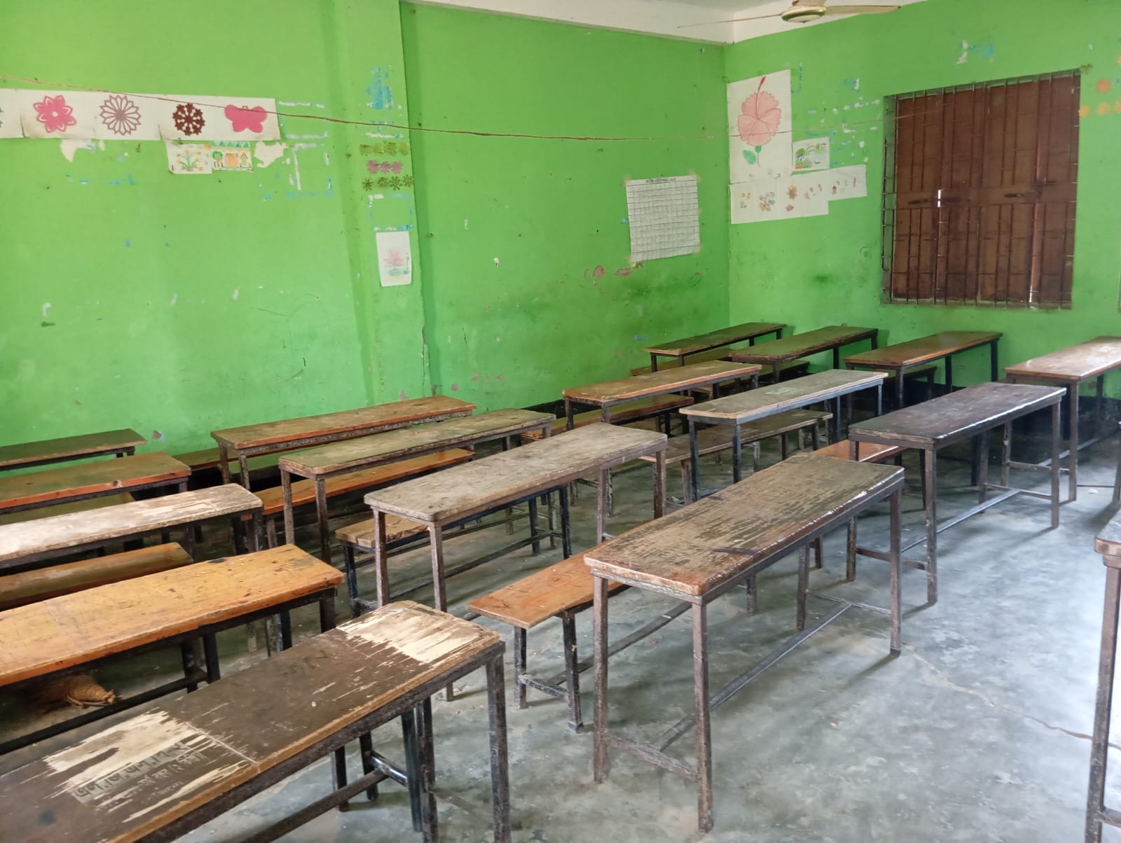 শিক্ষকদের উপর ন্যাকারজনক হামলার প্রতিবাদে নওগাঁর শিক্ষকদের কর্মবিরতি