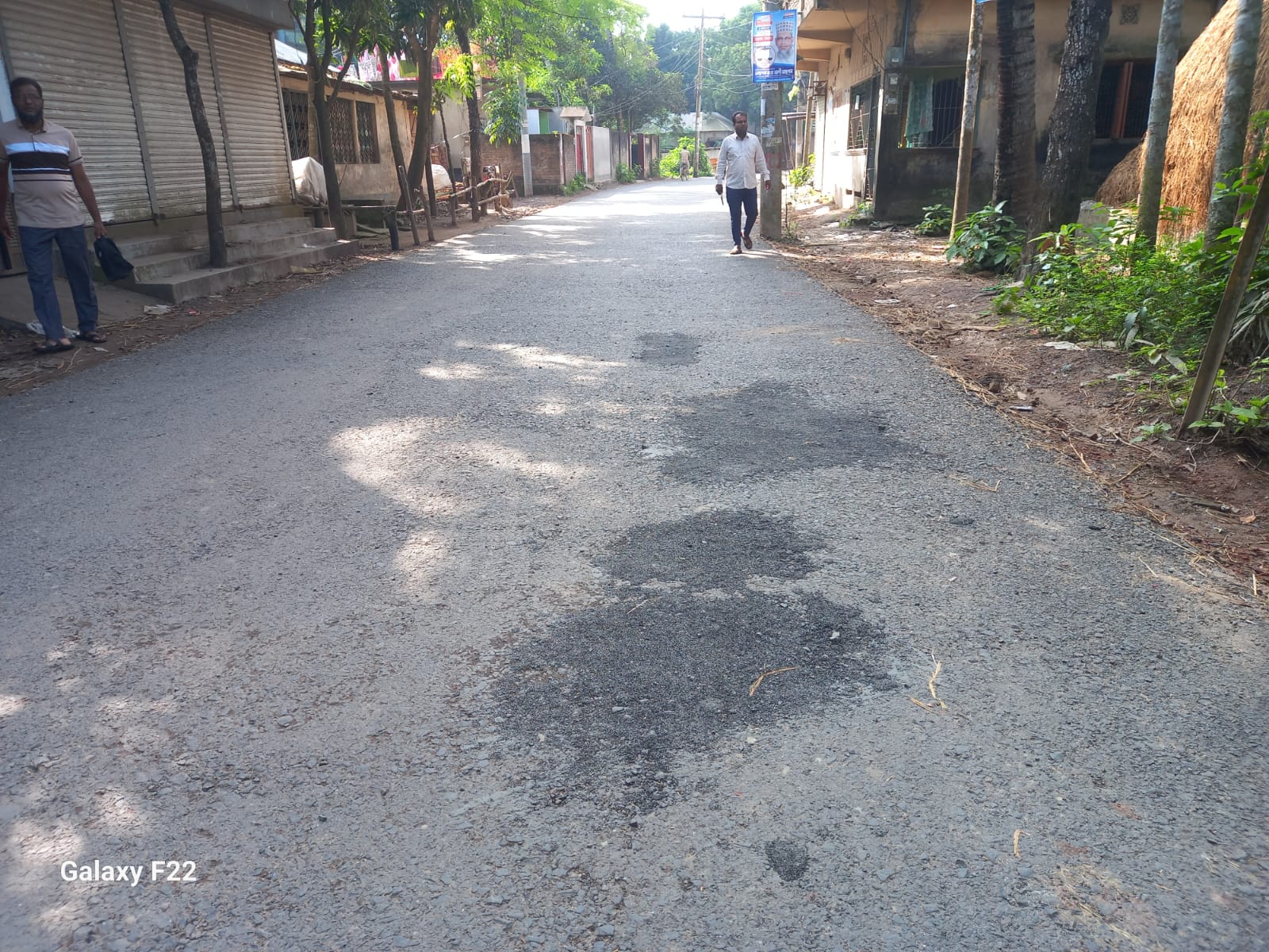 ভাঙ্গুড়ায় রাতের আঁধারে চলছে রাস্তার জোড়াতালি: সপ্তাহ না পেরোতেই উঠে যাচ্ছে কার্পেটিং