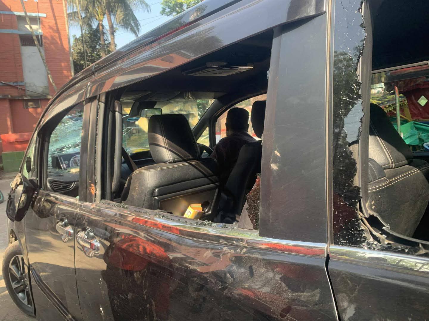 কুমিল্লায় বিএনপির দুপক্ষের সংঘর্ষে সাবেক এমপির মেয়েসহ আহত-১০