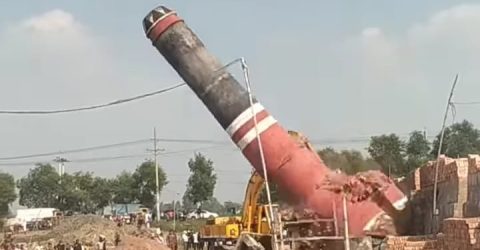 চিমনি ও কিলন ভাঙচুর: ধামরাইয়ে অবৈধ ভাটার বিরুদ্ধে প্রশাসনের অভিযান