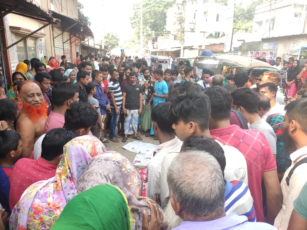 গাজীপুরে কাভার্ড ভ্যানের চাপায় একজনের মৃত্যু