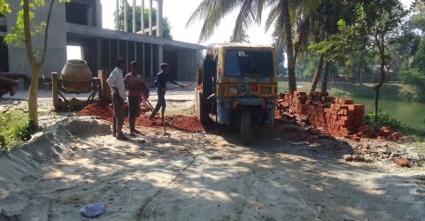 নিম্নমানের ইট দিয়েই চলছে উপজেলা পরিষদের ভবন নির্মাণ কাজ