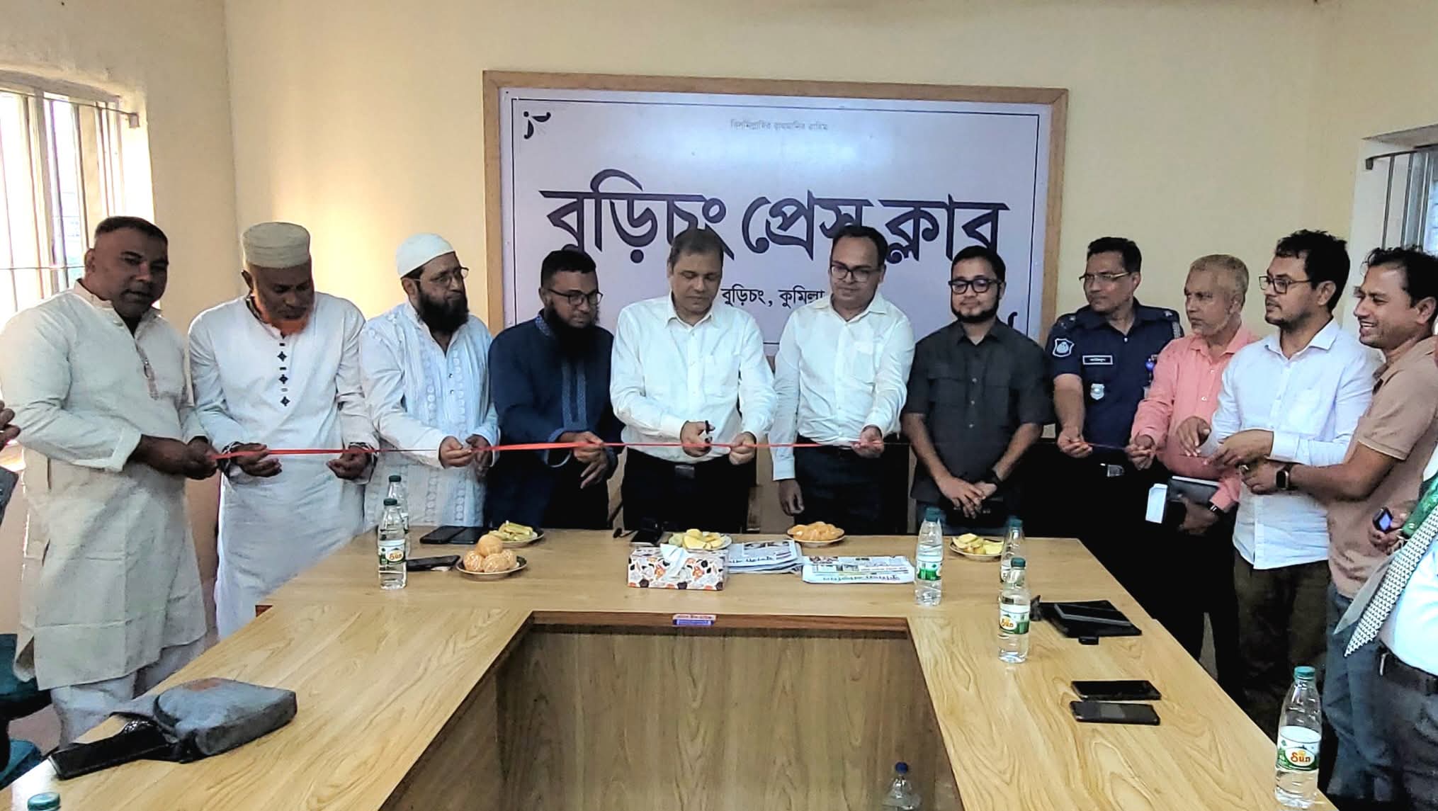 সাংবাদিকরা জীবন বাজি রেখে দেশ ও জাতির কল্যাণে কাজ করেন-গৃহায়ন ও গণপূর্ত সচিব