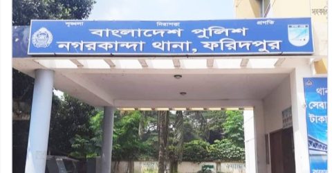 বাবার মোটরসাইকেল থেকে ছিটকে ট্রাকের নিচে ৮ বছরের শিশুর মর্মান্তিক মৃত্যু