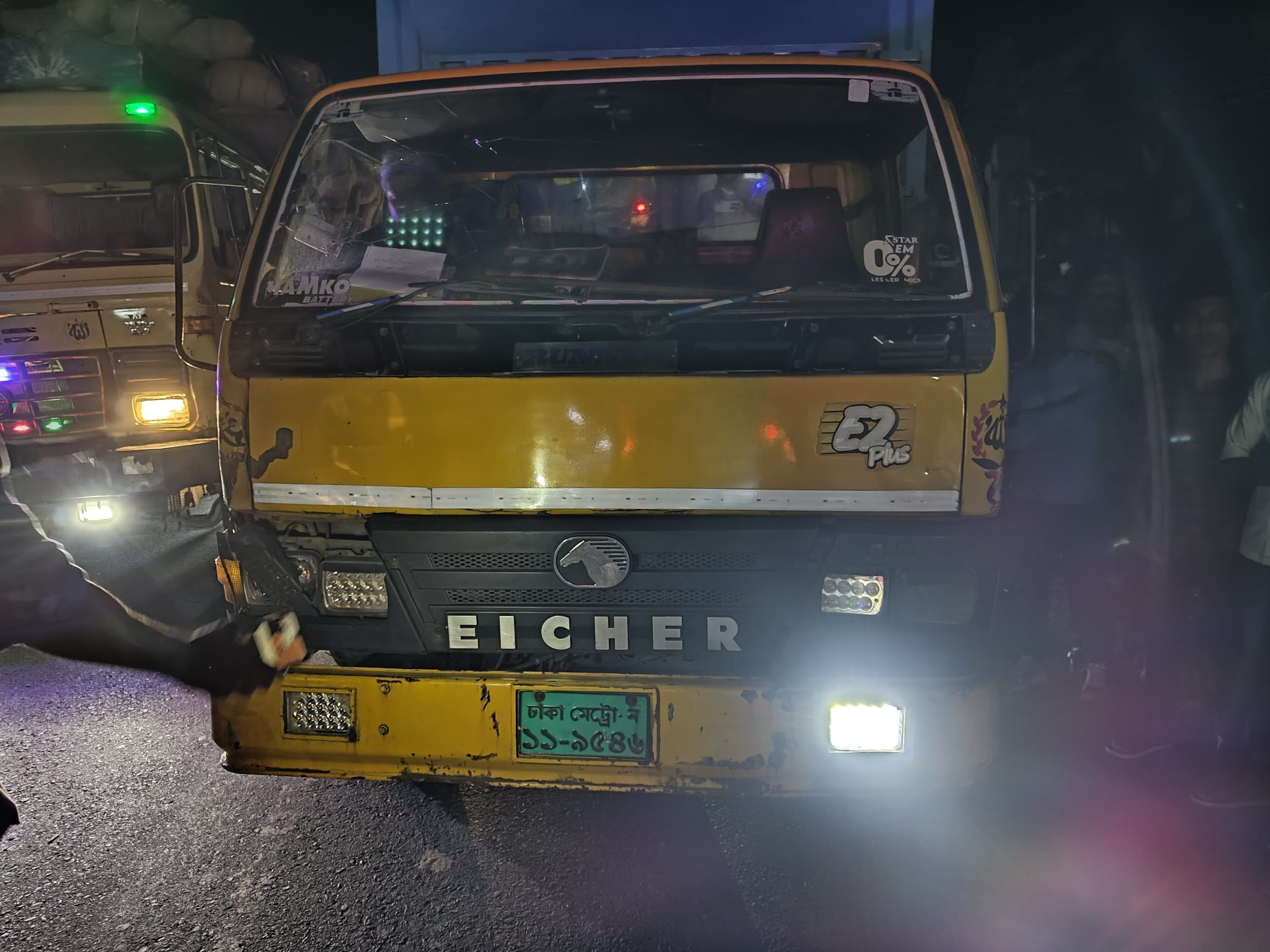 যশোরের বেনাপোল মহাসড়কে পিকআপ চাপায় ভারসাম্যহীন নারীর মৃত্যু