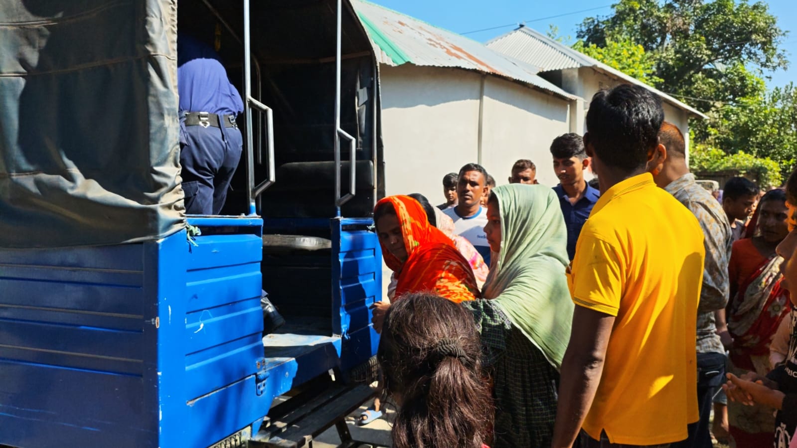 বিরামপুরে নবান্নের উৎসবে শাড়ি চাওয়া কেন্দ্র করে স্বামীর মৃত্যু— স্ত্রী আটক