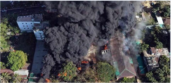 গাজীপুরে কয়েল কারখানায় ভয়াবহ আগুন