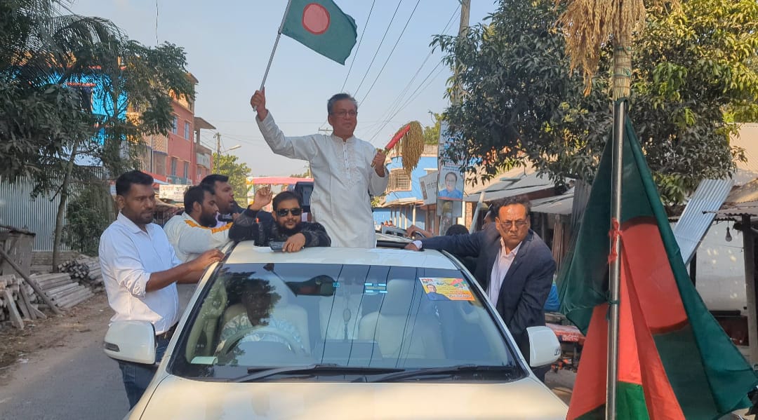 জীবন-মৃত্যুর সন্ধিক্ষণে খালেদা জিয়া: মনোনয়নপ্রত্যাশীর মোটরসাইকেল শোডাউন, বিতর্কের ঝড়