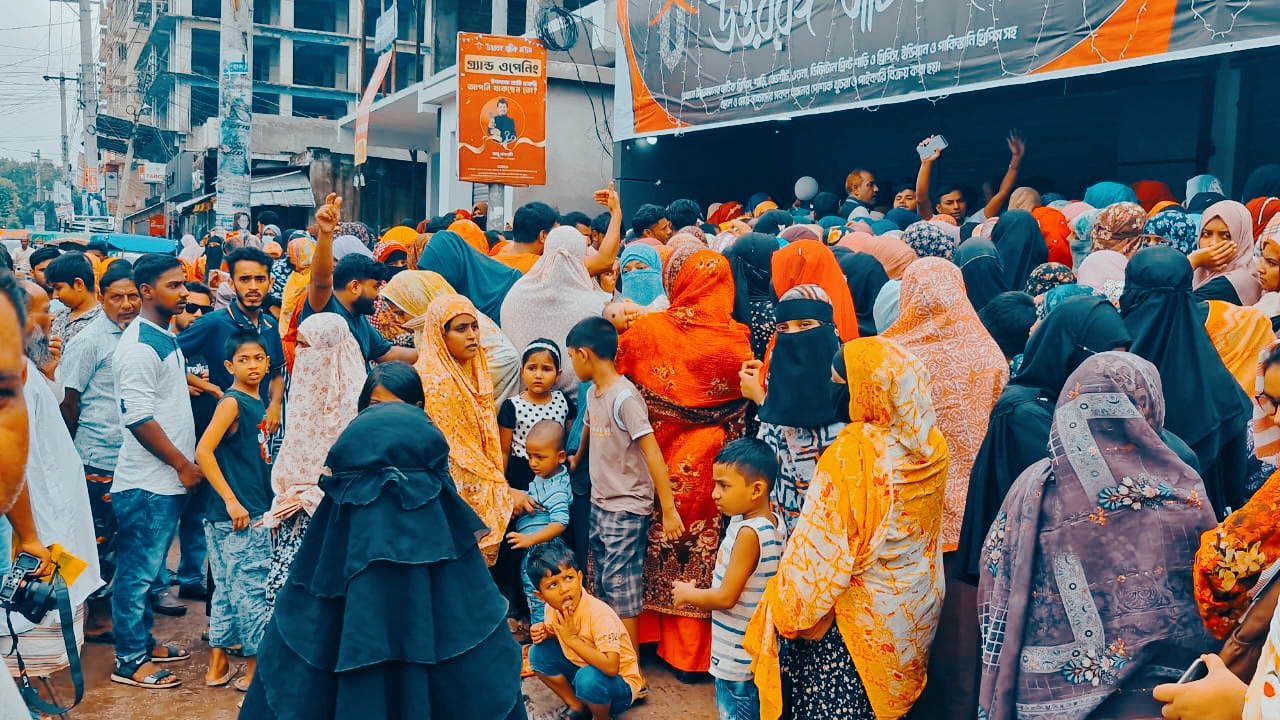 ফেসবুকে ‘১ হাজারে ৪ থ্রিপিস’ অফার, শেষমেশ প্রতারণা!