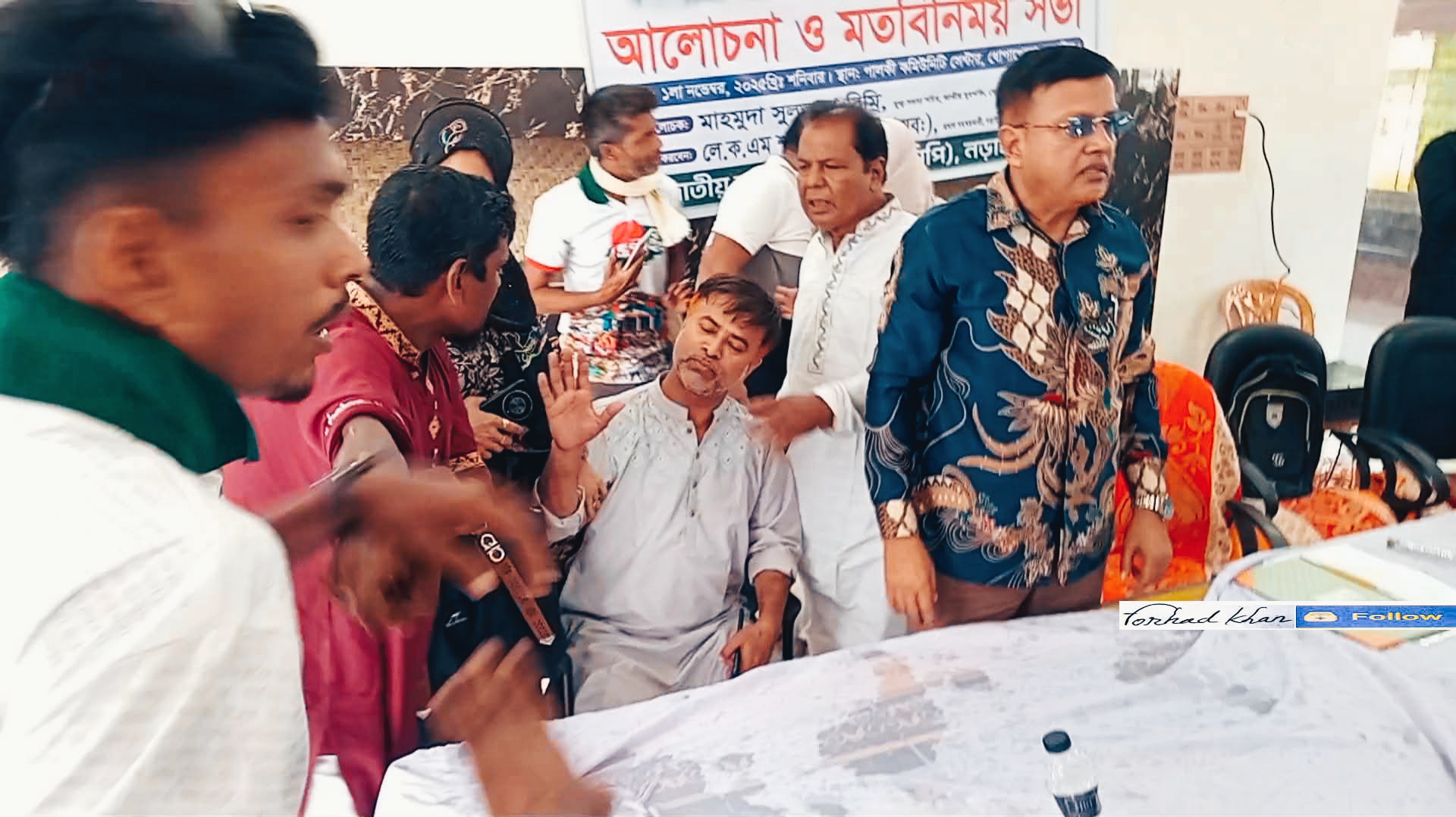 ফ্যাসিস্ট’ আখ্যা দিয়ে নড়াইলে এনসিপির সদস্য ইউপি চেয়ারম্যানকে মারধর