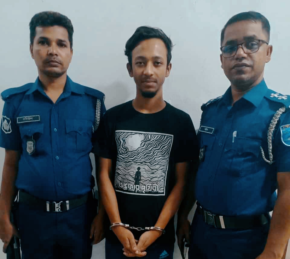 “সাভারে নিষিদ্ধ ছাত্রলীগ নেতা গ্রেপ্তার, ভয়ংকর নাশকতার পরিকল্পনা ফাঁস”