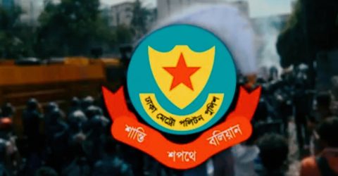 “সড়ক অবরোধে রাজধানীতে দুর্ভোগ, যানজটে প্রাণসঞ্চার থমকে: ডিএমপি”