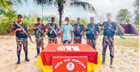 চাঁপাইনবাবগঞ্জে গান পাউডার ও ককটেল তৈরির সরঞ্জাম উদ্ধার, আটক ১