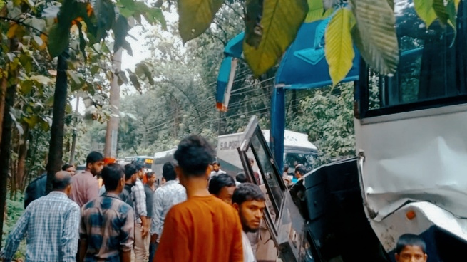 ভয়াবহ সড়ক দুর্ঘটনা: কক্সবাজারে একই পরিবারের ৫ জনের মৃত্যু