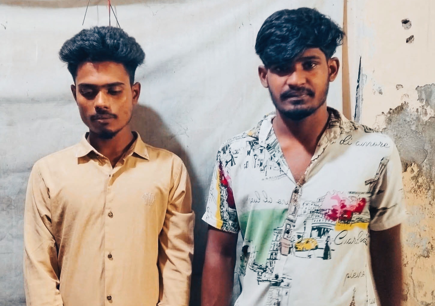 ধামরাইয়ের ওভারব্রিজের নিচ থেকে ৭০ পিস ইয়াবাসহ দুই যুবক আটক