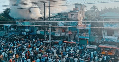 উখিয়া সদর দক্ষিণ ষ্টেশনে ভয়াবহ অগ্নিকান্ডে দুইজন নিহত ও পঞ্চাশ আহত