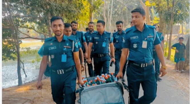 ফরিদপুরের ভাঙ্গা মহাসড়কের পাশে মিলল লাগেজ ভর্তি পেট্রোল বোমা