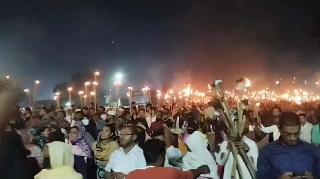 এস এ সিদ্দিক সাজুর বিরুদ্ধে শোকজের পর: মিরপুরে ফের বিশাল মশাল মিছিল