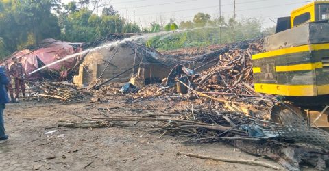 কাপাসিয়ায় ভ্রাম্যমাণ আদালতের অভিযানে অবৈধ কয়লা চুল্লি উচ্ছেদ