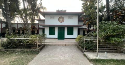 সরকারি উচ্চ বিদ্যালয়ে কর্মবিরতি “সরাইলে অভিভাবকরা দুশ্চিন্তায়”